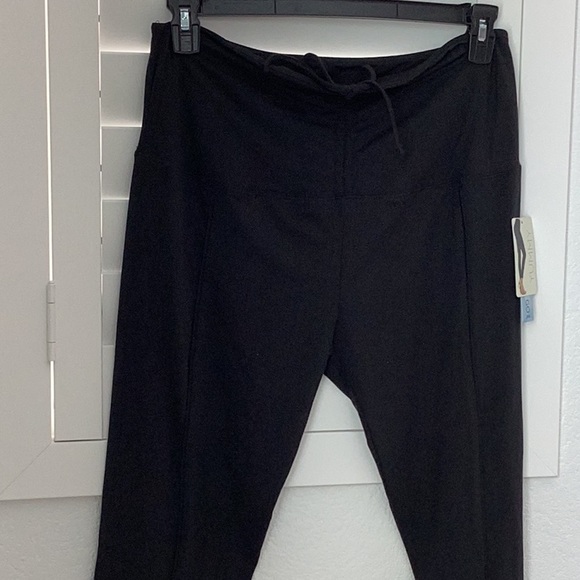 NWT Black Soft Plus Size Leggings, Size 1X, NWT - Picture 6 of 9